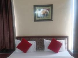Hotel Simla Palace，位于勒克瑙的酒店