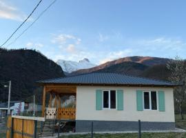 Holiday home in Racha，位于Itʼkhvisi的酒店