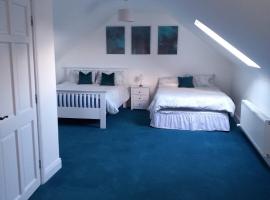 Charming East Clare Apartment，位于Coolcoosaun的酒店