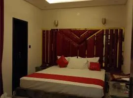 Hotel The Grand