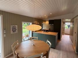 Cozy 6 person holiday home in Juelsminde - 5 minutes walk to the beach，位于森讷比的度假屋