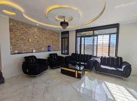 Luxury villa with pool，位于Marsa Ben Mehidi的酒店