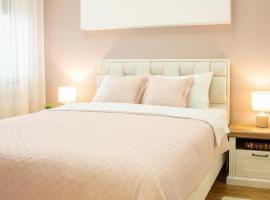 Cherry Lux Apartments，位于阿然德洛维克的酒店