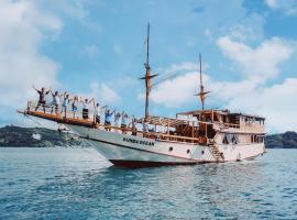 Sumba Ocean，位于纳闽巴霍的船屋