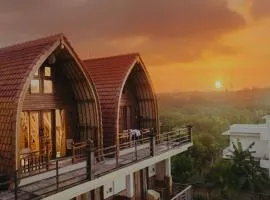 Murna House 2, Rooftop Balinese Wooden House 360 sunrise to sunset view