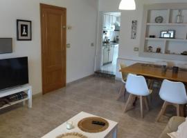 Chalet adosado con vistas a la montaña，位于Lago的酒店