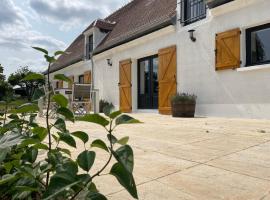 Gite Domaine des Chenes，位于Saint-Pierre-les-Étieux的酒店