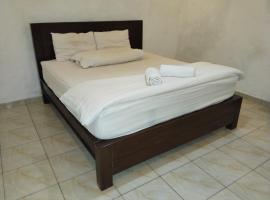 Green Doorz Hotel，位于Rembang的酒店