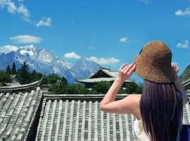 Yiyuan Snow Mountain View Naxi Style Inn- Lijiang Old Town Mufu branch