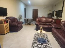 Modern 2-Bedroom Apart East