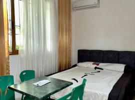 H&A Guest House，位于格勒姆的酒店