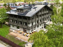 Hotel Simader，位于巴德加斯坦的酒店