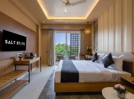 Saltstayz Premier - Sector 50 & Golf Course Ext Road