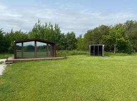 Looduskeskne Olivia moodulmaja saunaga P&otilde;ltsamaal，位于M&auml;llikvere的宠物友好酒店