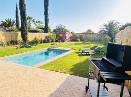 Villa Edena avec sa piscine privée à 25min d Agadir，位于塔鲁丹特的酒店