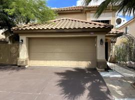 Big 4 Bedroom Property with a Pool，位于拉斯维加斯的酒店