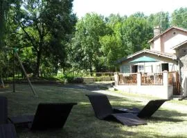 Gîte de caractère avec étang privé, jardin clos et cheminée, parfait pour les familles - FR-1-426-121