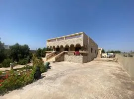 Villa ayyur