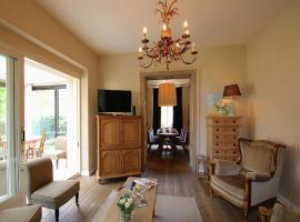 Rustic Charm, Modern Comfort, cleaning included，位于拉图尔的酒店