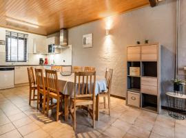 Cottage with Garden, Lessive, cleaning included，位于Lessive的酒店