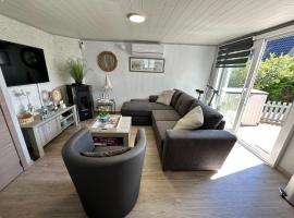 Chalet Nieuwpoort near Beach & Pool, cleaning included，位于尼乌波特的酒店