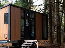 River Oasis Tiny House by Tiny Away，位于Noojee的酒店