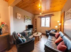Cozy Family Cottage in Érezée, cleaning included