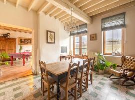 Riding School Farm Stay, cleaning included，位于圣特雷登的酒店