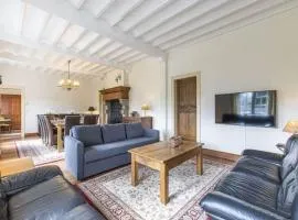 Elegant Villa with Sauna , cleaning included