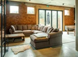 Holiday Home in Moorslede with Pool and Jacuzzi, cleaning included