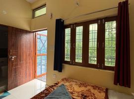 Hotel Devyatra，位于Karnaprayāg的酒店