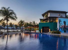Thompson Zihuatanejo, A Beach Resort, by Hyatt，位于锡瓦塔塔内霍的酒店