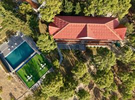 adiMOUNT-Kumaon Eco Resort，位于Dwārāhāt的酒店