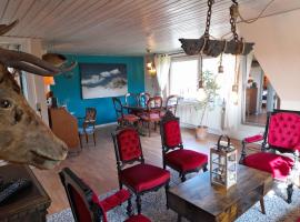 Holiday apartment & boat rental，位于辛代尔的酒店