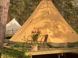Jahbazaar Camping Jūrmala，位于尤尔马拉的酒店