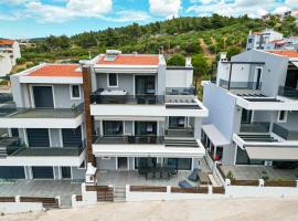 SithoniaRS White Sand Luxury Maisonette，位于新马尔马拉斯的酒店