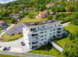 SkyRise Hotel，位于Vogošća的酒店