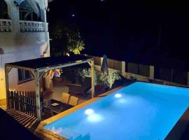 Studio Apartment in Beautiful Chalet, Finca FAZ，位于哈维亚的酒店