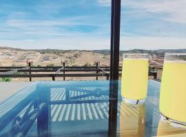 Luxurious stay with amazing views，位于Bacchus Marsh的酒店