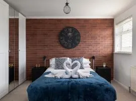 Home from Home Garden Free Parking Long Term Stays