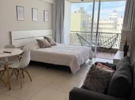 Monoambiente , excelente ubicacion , cercano a Hospitales Y principales Universidades, OPCIONAL COCHERA