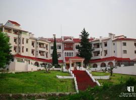 Charme Hotels La Forêt Ain Draham，位于艾因代拉希姆的酒店
