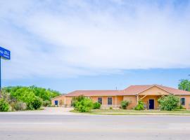 Atria Extended Stays By OYO, Jourdanton, TX，位于Jourdanton的酒店