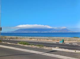 Cape Town Beachfront Accommodation in Blouberg，位于布鲁堡史特兰的酒店