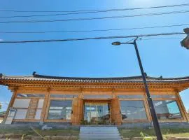 Hanok Cheonwon Village