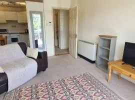 Tidy Spacious & Quiet 2BD on Edge of Cork City
