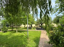 Complex Trans Bitum，位于Ip的酒店