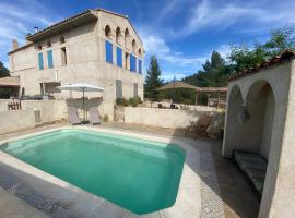 B&B Masia Katmandú，位于Cretas的酒店