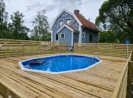 Villa med pool i närheten av Örebro