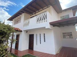 Amplia Casa，位于Mérida的酒店